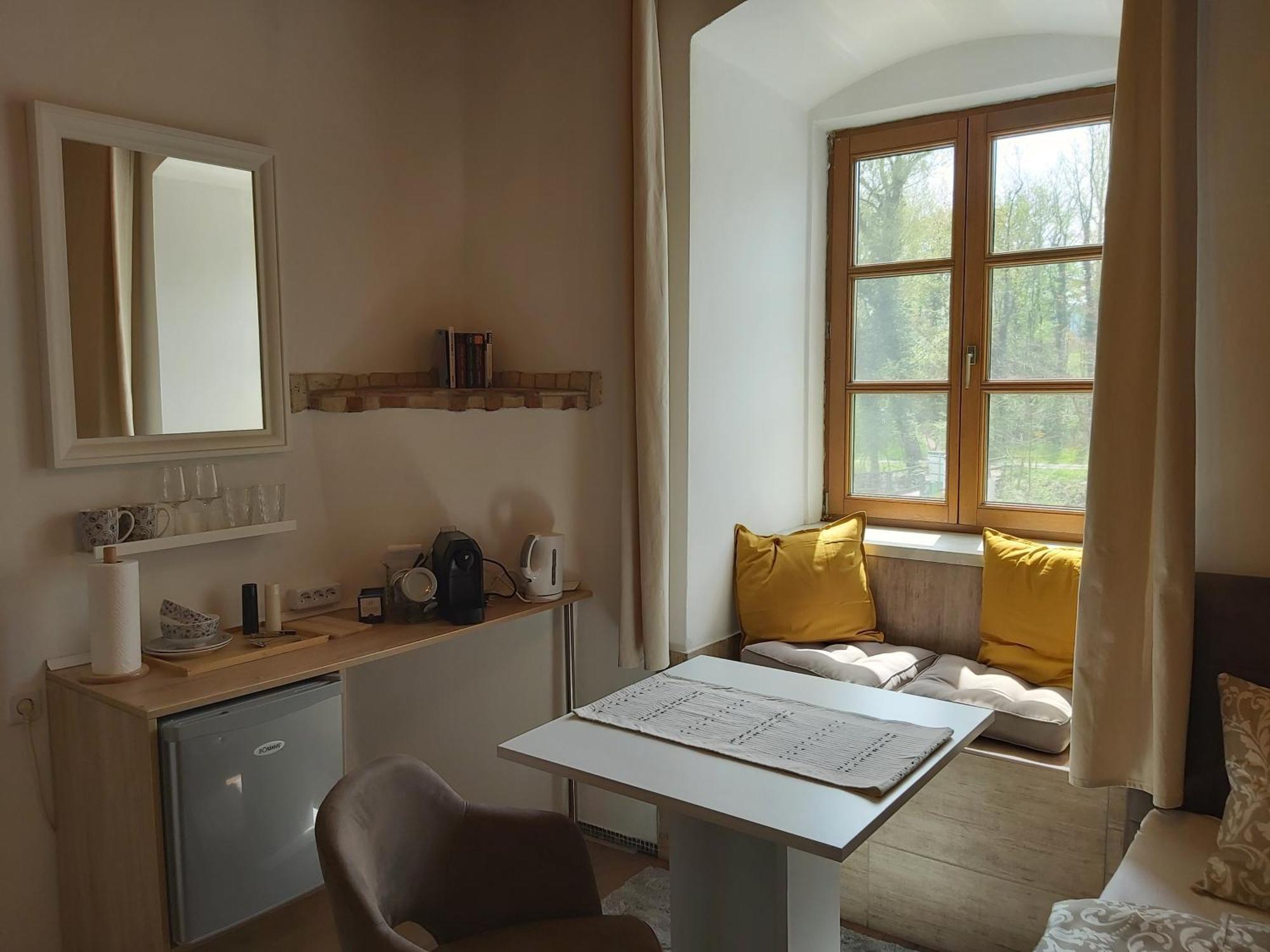 Zimmer Donaustrand Leiben 部屋 写真